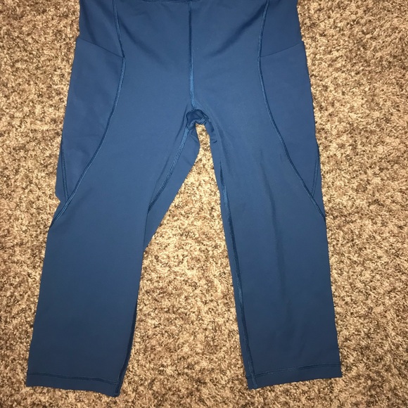 Lululemon break free crops - Picture 3 of 3